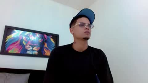 Snapshot of isaacas chatting on 11-13-25, 11:31 Isaacas online show from 11-13-25, 11:31