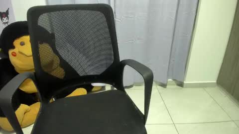 isaac online show from 10-19-25, 01:06