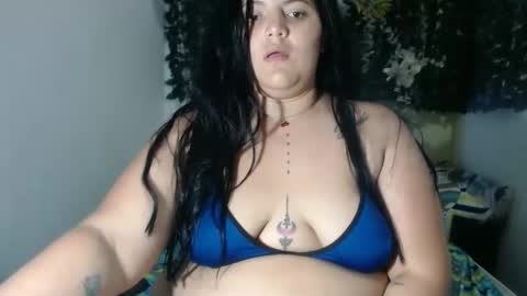 Snapshot of isaaval100 chatting on 10-12-25, 04:33 isaaval100 online show from 10-12-25, 04:33