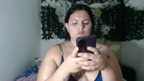 Snapshot of isaaval100 chatting on 10-12-25, 06:07 isaaval100 online show from 10-12-25, 06:07