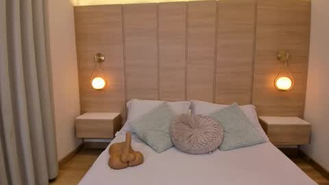 Snapshot of isabel_millher chatting on 11-06-25, 03:07 Isa online show from 11-06-25, 03:07