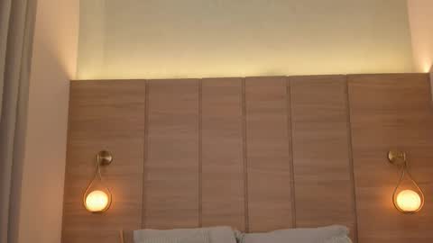 Snapshot of isabel_millher chatting on 11-15-25, 03:37 Isa online show from 11-15-25, 03:37