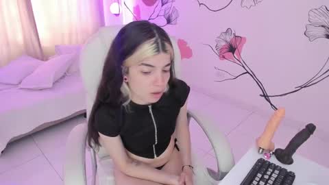 isabela_fiorelli online show from 10-07-25, 01:30