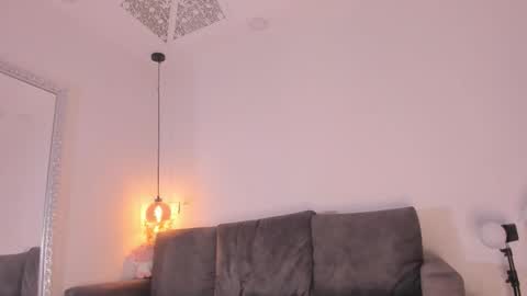 Snapshot of isabela_franco_ chatting on 10-16-25, 12:06 Isabela online show from 10-16-25, 12:06