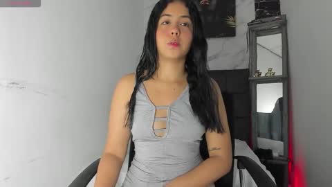 Snapshot of isabela_lux chatting on 10-31-25, 07:48 Isabella online show from 10-31-25, 07:48