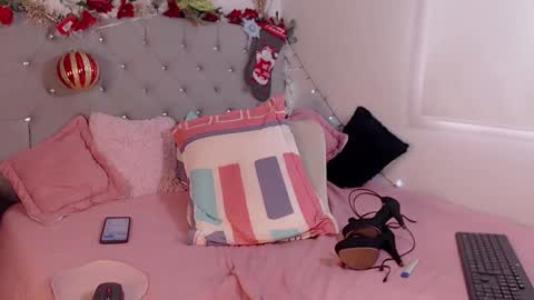 isabela online show from 12-19-24, 02:57