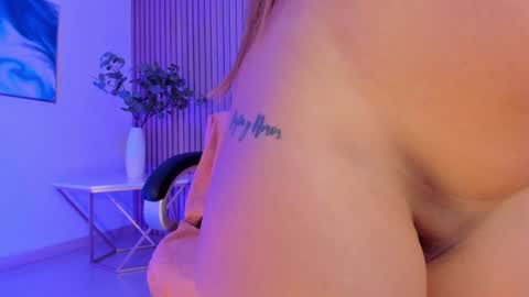 Isabel Bornner online show from 02-01-25, 09:54