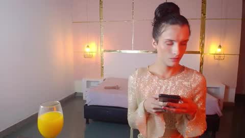 IsabelFernandez online show from 10-10-25, 05:28