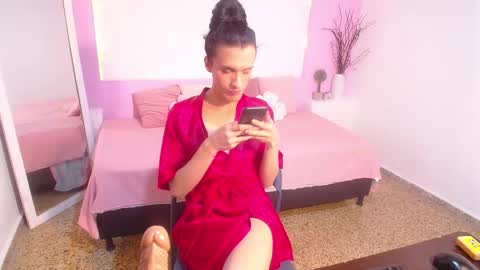 IsabelFernandez online show from 10-25-25, 04:09