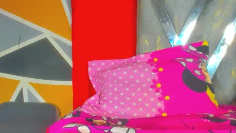 Snapshot of isabell_xstar chatting on 10-10-25, 07:24 isa 3 online show from 10-10-25, 07:24