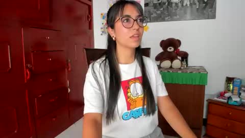 Snapshot of isabella22_1 chatting on 01-17-25, 05:51 Isabella22 1 online show from 01-17-25, 05:51