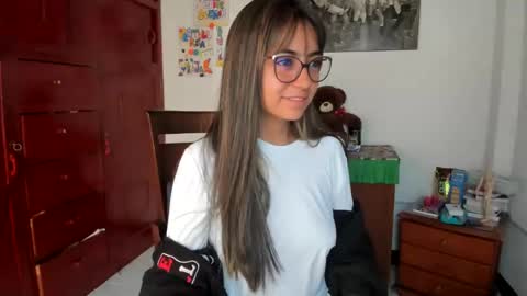 Snapshot of isabella22_1 chatting on 01-21-25, 12:50 Isabella22 1 online show from 01-21-25, 12:50