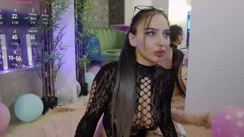 Isabella online show from 10-21-25, 03:57