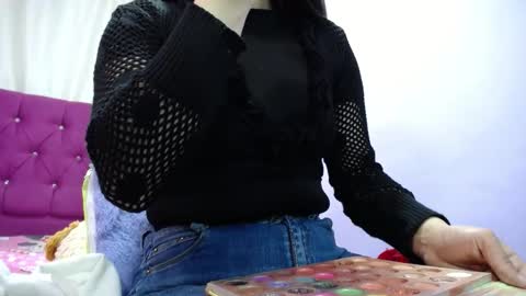 Snapshot of isabella_nice_ chatting on 10-28-25, 02:15 abby online show from 10-28-25, 02:15