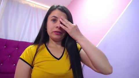 Snapshot of isabella_nice_ chatting on 10-28-25, 02:53 abby online show from 10-28-25, 02:53