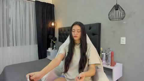 Isabella Nowa online show from 02-15-26, 12:03