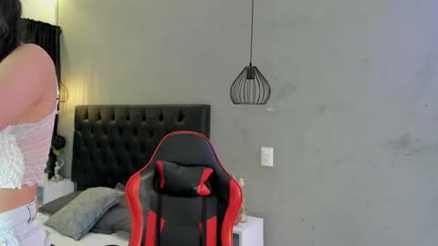 Isabella Nowa online show from 02-19-26, 11:39