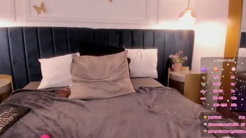 Snapshot of isabella_roa chatting on 12-14-24, 12:33 Isabella online show from 12-14-24, 12:33