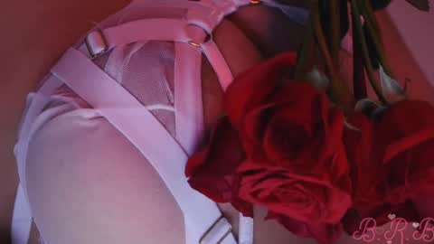 Isabella White online show from 12-19-24, 09:17