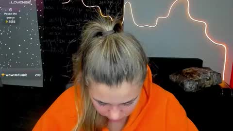 isabellabler online show from 11-18-25, 06:51