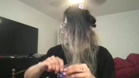 isabellaelizabeth online show from 04-13-26, 08:14