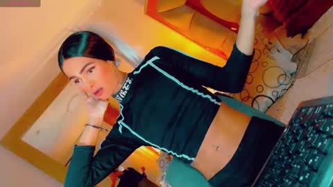 isabellagirs online show from 10-29-25, 06:37