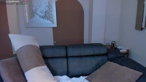 Isa Hill  online show from 12-14-24, 01:39