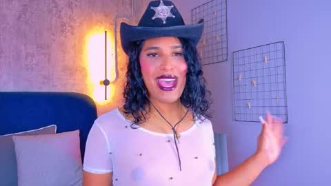 Isabella online show from 10-28-25, 08:11