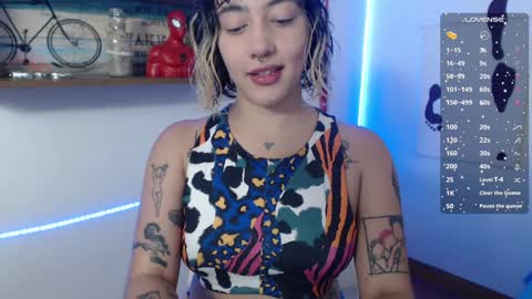 Snapshot of isabellakoff chatting on 01-25-25, 12:05 Tati - online show from 01-25-25, 12:05