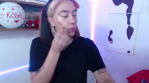 Snapshot of isabellakoff chatting on 02-15-25, 12:11 Tati - online show from 02-15-25, 12:11