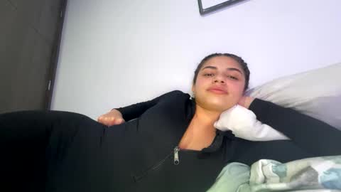 Isabella.. back again  online show from 02-06-26, 03:00