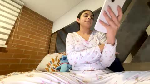 Isabella.. back again  online show from 02-14-26, 12:29