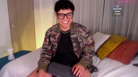 Isabella Mout  online show from 02-25-26, 02:37