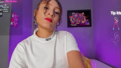 Isabella online show from 10-30-25, 10:21