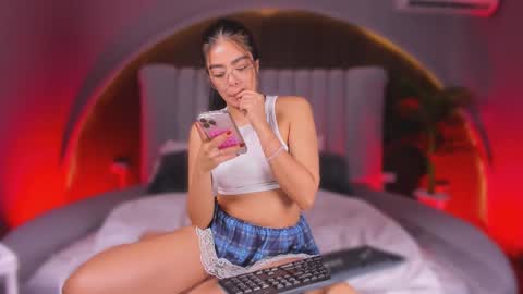 Snapshot of isabellax21 chatting on 02-10-26, 04:16 Isa online show from 02-10-26, 04:16