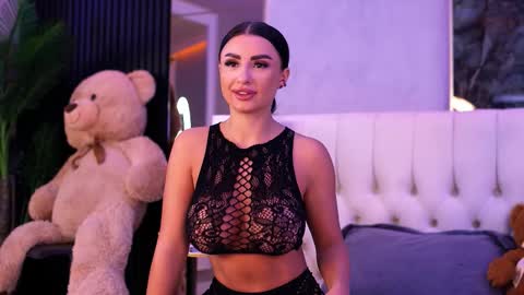 IsabelleHunt online show from 09-16-25, 03:51