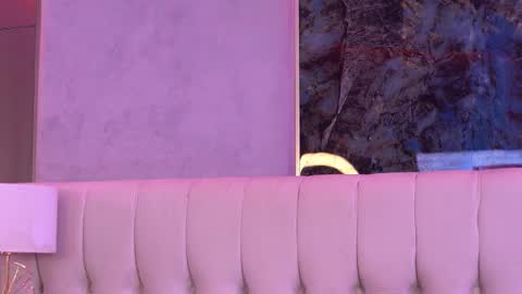 IsabelleHunt online show from 09-18-25, 04:47
