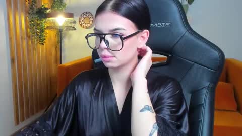 isabellevale online show from 10-06-25, 06:38