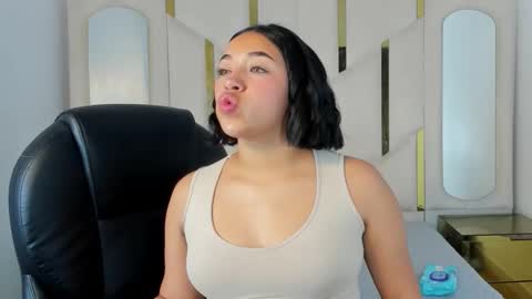 isabellrodriguez18 online show from 10-24-25, 03:36
