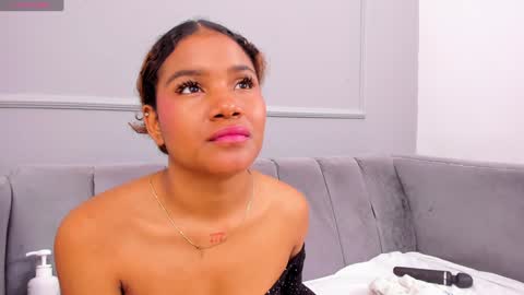 Isabellsmmith online show from 01-04-25, 10:05