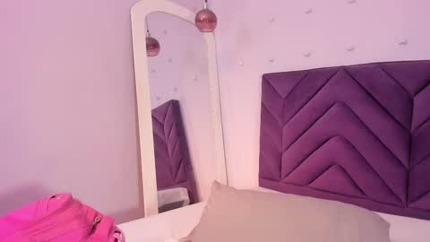 Isabellsmmith online show from 09-28-25, 07:41