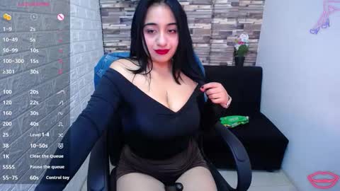 Snapshot of isabelsaenzxx chatting on 10-22-25, 12:27 Hi there im Isabelsaenzxx online show from 10-22-25, 12:27