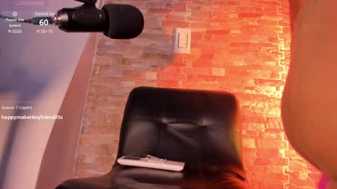 Snapshot of isabelsexysmile_ chatting on 01-31-25, 08:01 Isabel M online show from 01-31-25, 08:01