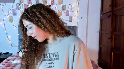 Isabela  online show from 01-16-26, 03:21