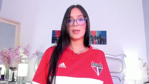 Isa Saenz online show from 11-15-25, 06:15