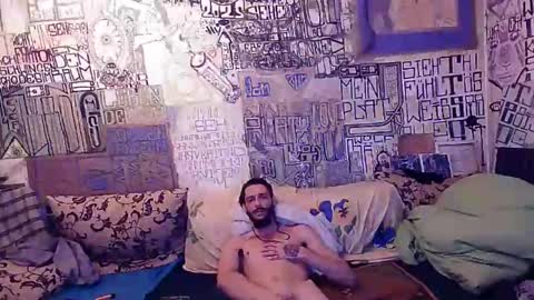 Snapshot of ischam187 chatting on 10-18-25, 10:16 ischam187 online show from 10-18-25, 10:16