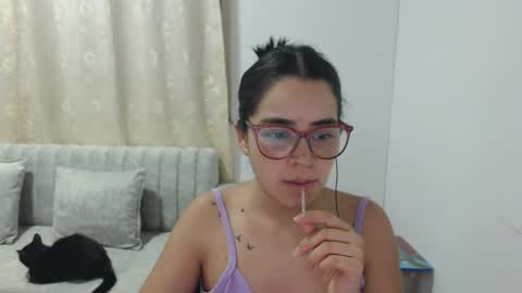 Emma online show from 03-08-26, 03:54