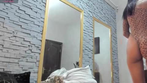ishalyn online show from 10-01-25, 02:50