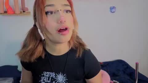 Isisjones18 online show from 10-30-25, 09:22