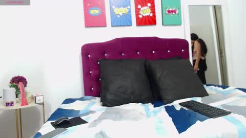 isla_rosess online show from 10-04-25, 02:04